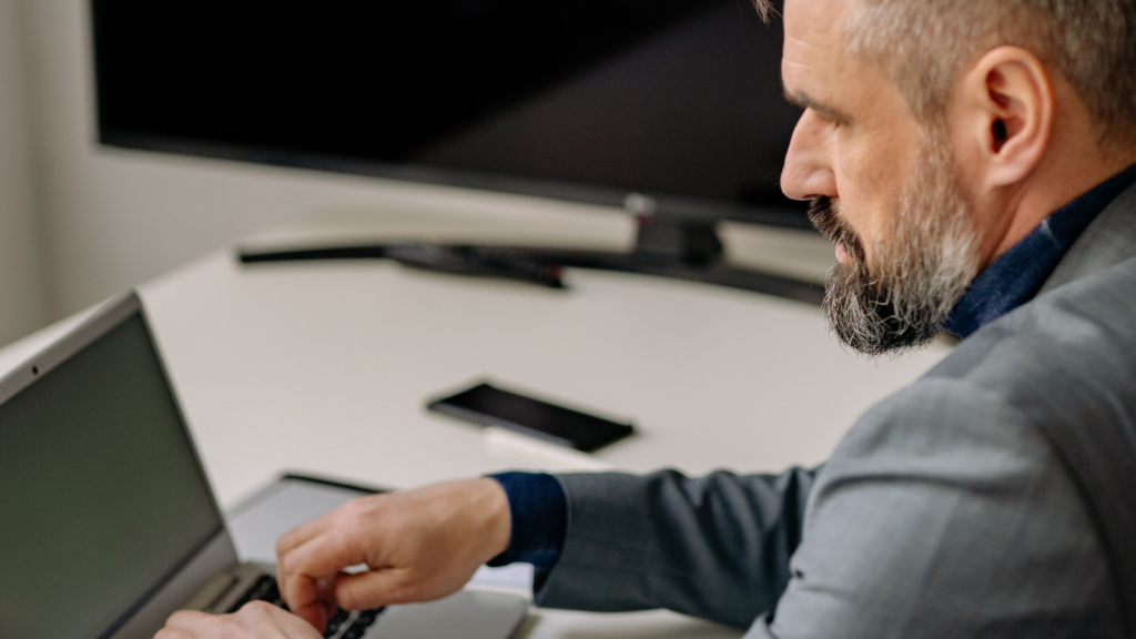 Les bénéfices d'une veille continue sur les évolutions légales